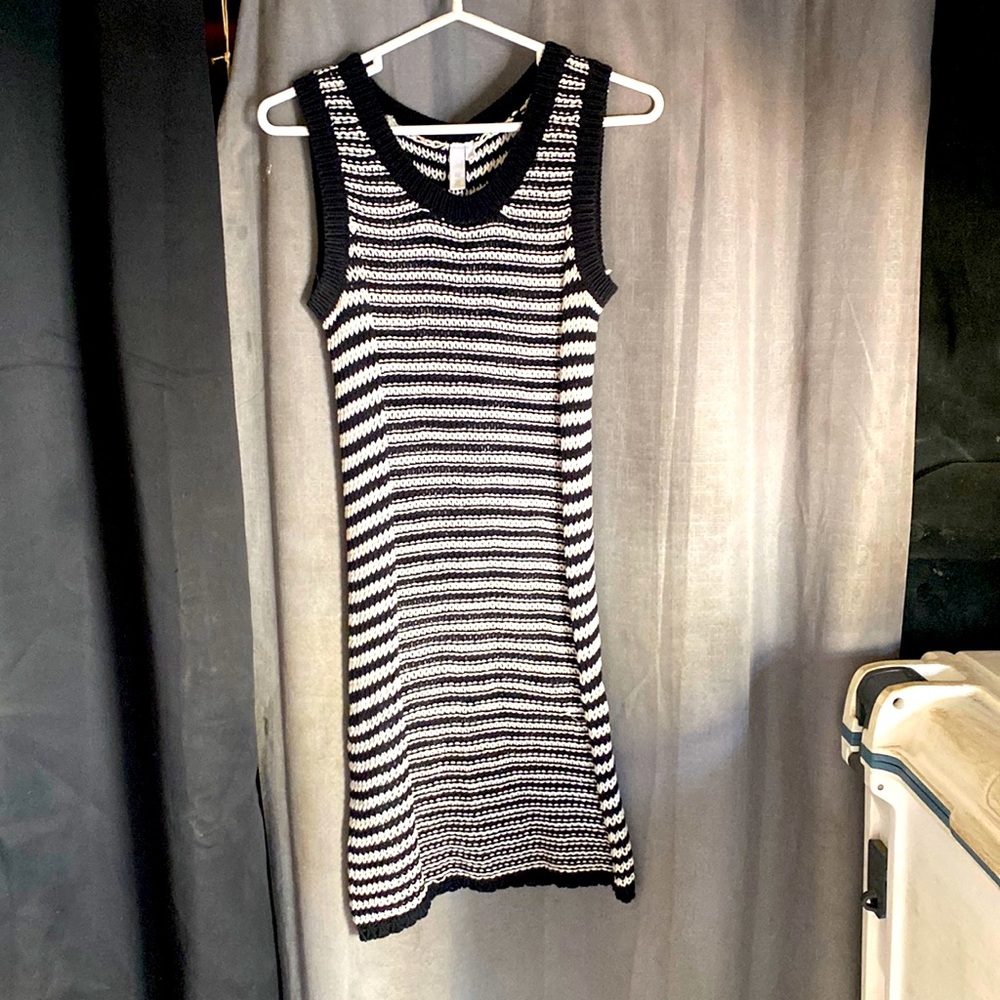 HAND KNIT. NEVER WORN. IN PERFECT CONDITION. GREAT BATHING STORAGE COVER UP